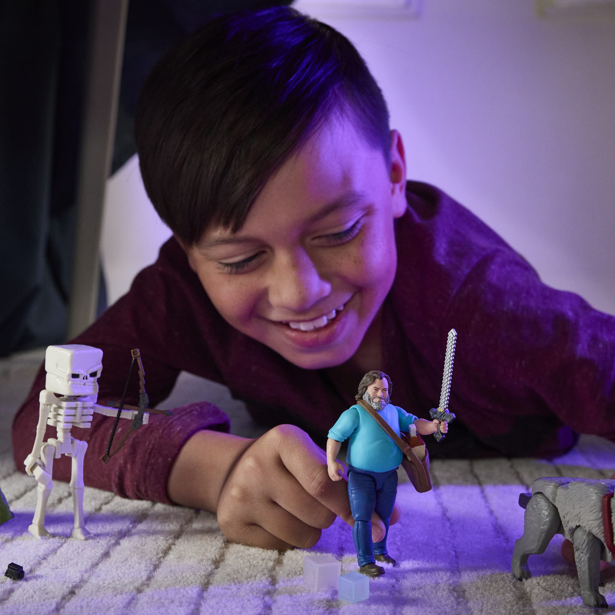 Minecraft Creeper Action Figure & Accessories, 4-inch Toy Set inspired By A Minecraft Movie